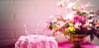 Czym można przełożyć tort?