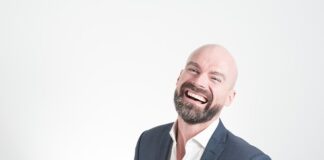 Jak nosić skórzaną kamizelkę?