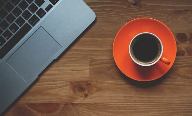 Jak zrobić stroik na świąteczny stół? Jak zrobić stroik na świąteczny stół?