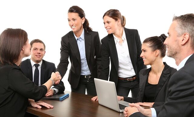 Jaki garnitur uniwersalny?